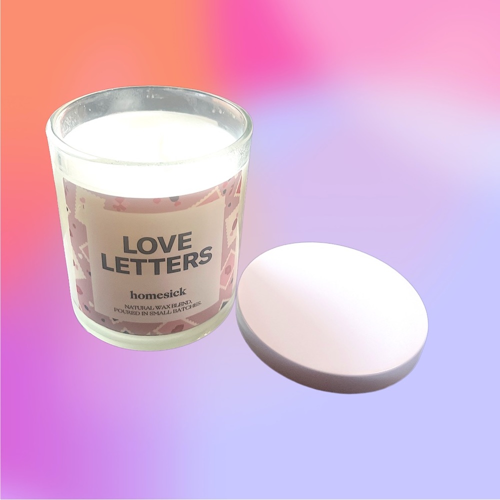 Homesick LOVE LETTERS 7.5 oz Candle in Rose Petals Jasmine Peony Plum New In Box